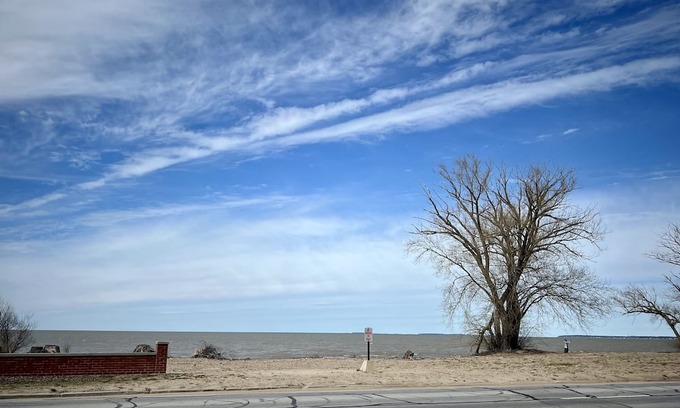 Port Clinton Cottage | New Construction ! With the beach and park out your front door