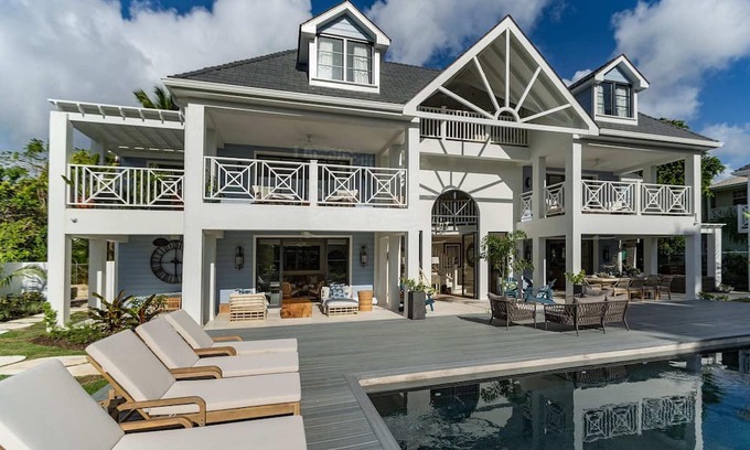 Gibbes Villa | Seastar in Gibbs by Personal Villas - Wellness and Comfort