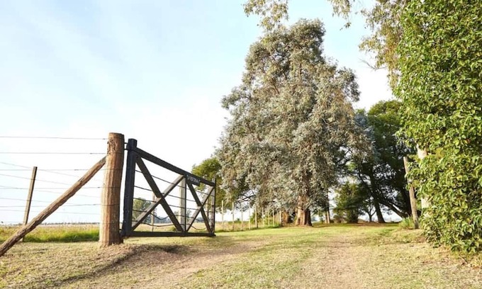San Antonio de Areco Cottage | This cottage is a 4 bedroom(s), 3 bathrooms, located in San Antonio de Areco, Provincia de Buenos Aires.