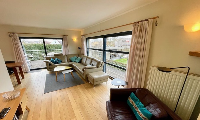 Oostduinkerke Villa | Omaar: Holiday villa for 7 on the dunes