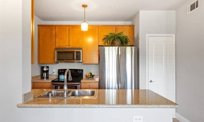Laguna Hills Condo | Top floor cozy condo