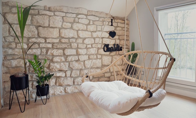Chablis Cottage | Maisons Vaudésir - Charming Riverside Getaway