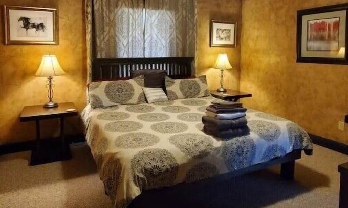 Rogers House | Happy Home - Rogers Purple/king mattress!