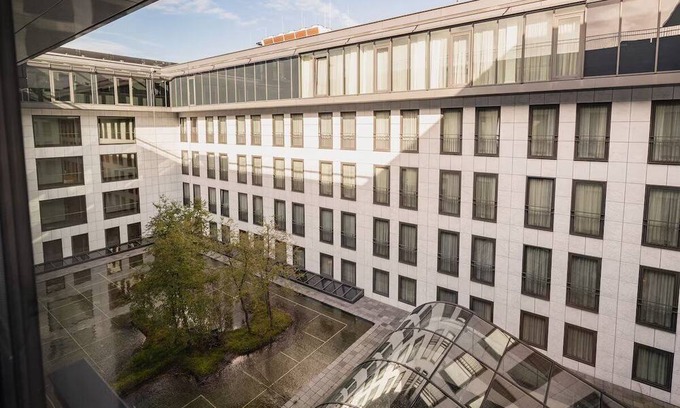 The Hague Center House | Enjoy Breathtaking Views Of The City | 2 Units w/ City Center Just A Short Walk