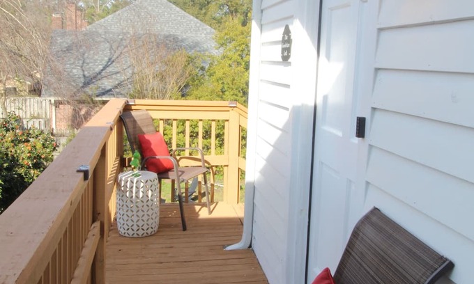 Terry Sanford Apartment | The Goodview Loft in Haymount