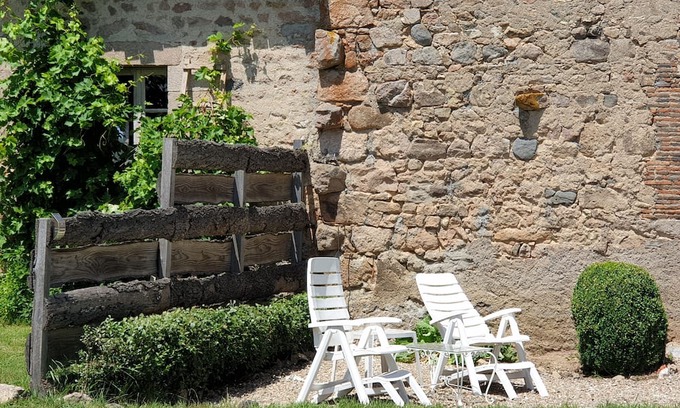 La Comelle Bed & Breakfast | Séjour Bien-être Près des Sentiers Celtiques et du Temple Bouddhiste