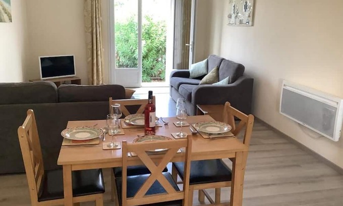 Gondeville Apartment | Gîte Pour 4 Personnes au Milieu du Vignoble Charentais