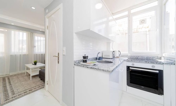 Alanya Apartment | Cozy Flat w Balcony 5 min to Beach in Alanya