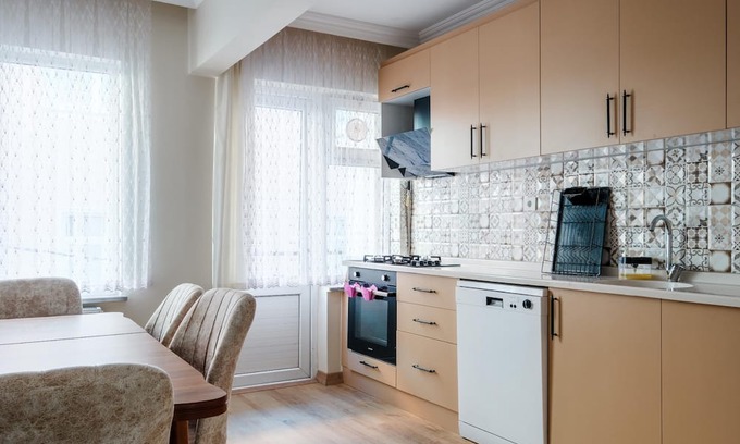 Osmangazi Apartment | Comfy Flat with Balcony in Bursa
