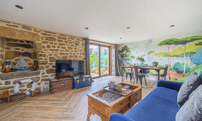 Ploemel Cottage | Cottage 'Gîte D'izel - Rdc' with Private Terrace, Private Garden and Wi-Fi