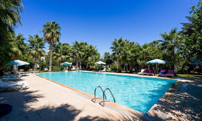 Camyuva Apartment | Peaceful Flat with Shared Pool in Camyuva Kemer