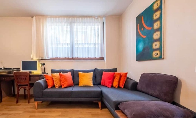 Uskudar Apartment | Comfortable Flat with Central Location in Uskudar