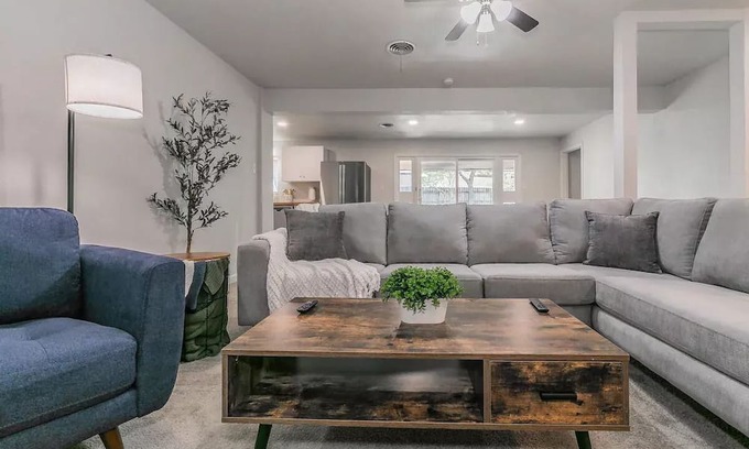 Haltom City House | Prime Location, Minutes from down town Ft Worth!