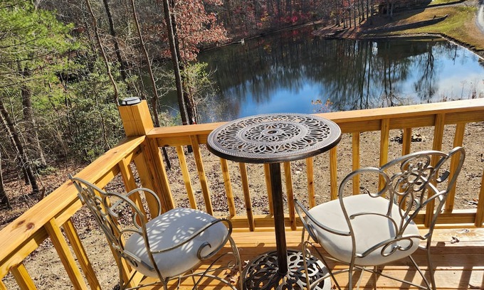 Crossville Cabin | Blue Bliss Lakefront Cabin. Peaceful, great fishing, close to town.