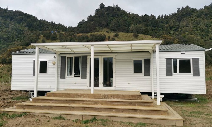 Uruti Cottage | Idillic country cottage tiny home in Uruti - pets negotiable