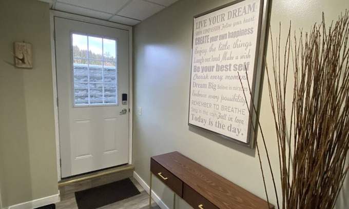 Kamloops House | Cozy suite with full Kitchen