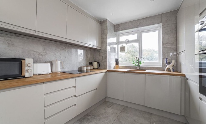 Southfields Apartment | The Wimbledon Park Space