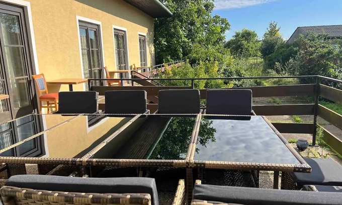 Gols Villa | Vacation home for 22 people on Lake Neusiedl - free W-LAN, barbecue, garden