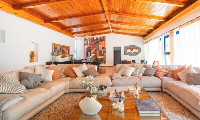 Sao Miguel do Rio Torto House | Family Paradise: Exquisite Retreat for Holidays