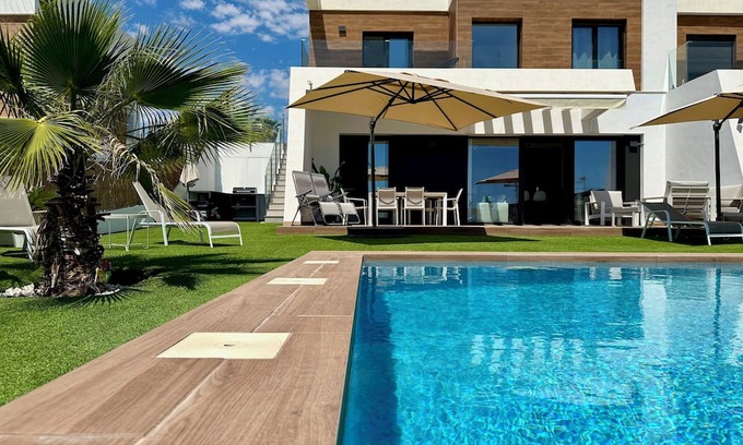 Finestrat Villa | Modern Villa, private swimming pool, Finestrat Benidorm Golf