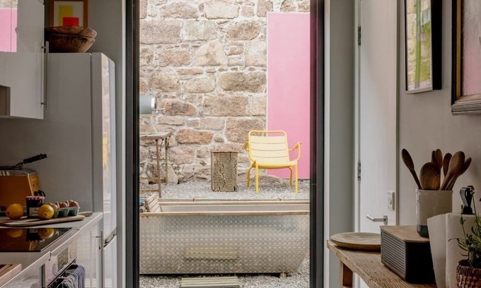 Stonehaven House | Awarding winning countryside home sleeping 6. BBQ and wood fired hot tub. Pet friendly.