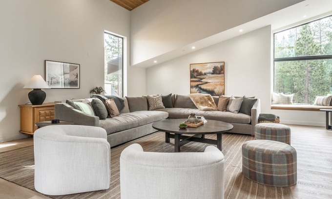 Mammoth Lakes House | New Luxury Free Standing 4BR/4.5BA Home, Obsidian Reserve #146 Priv. Hot Tub, 2-Car Garge, gr8 Vws!