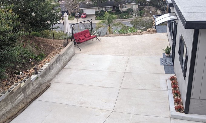 Fletcher Hills Cottage | Prestigious private location with a view!