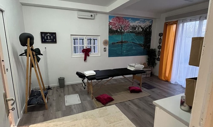 Amilly House | Spacious house for families and groups