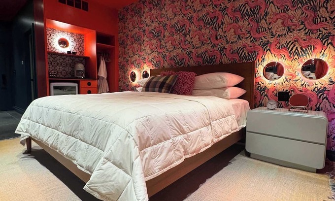 Cherokee Triangle Hotel | Hotel Hilo - Room 201