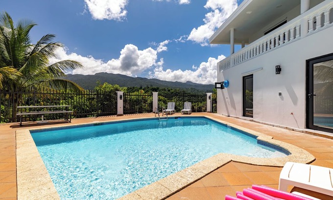 Guzman Abajo House | Private Pool with Rainforest View - Whole House in El Verde