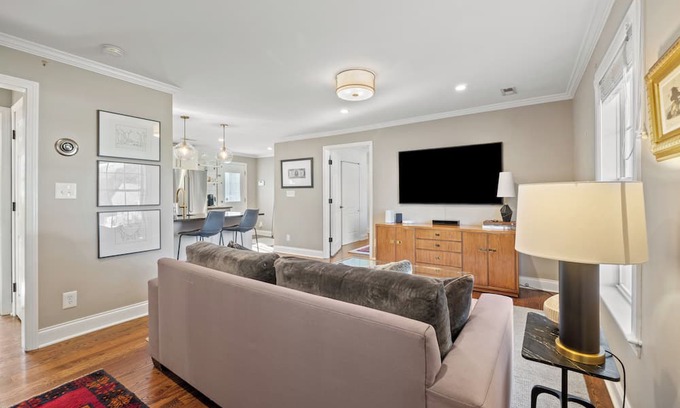 Biddleville House | Bright & Stylish Home near Uptown - 3BR 2B + Outdoor