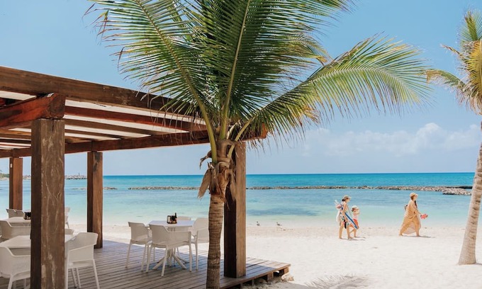 Puerto Aventuras Condo | Dolphin View 1 BR Boho Condo Just steps from the Beach