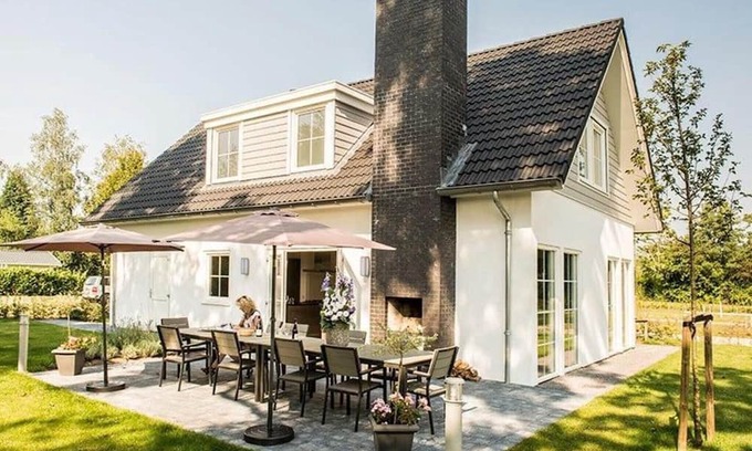 Baarle-Nassau House | Spacious 10-Person Villa in Quiet Holiday Park