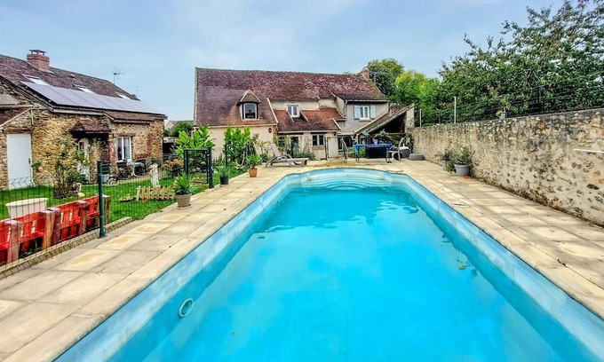Boissy-le-Chatel House | Nice home in Boissy le Châtel with swimming pool