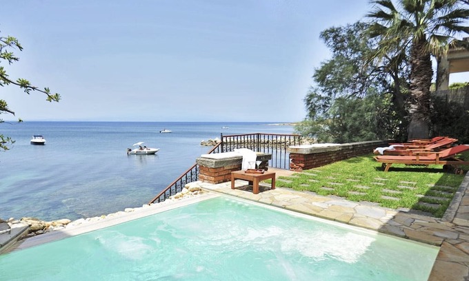 Brucoli Villa | Estiva - Three Bedroom Villa, Sleeps 6