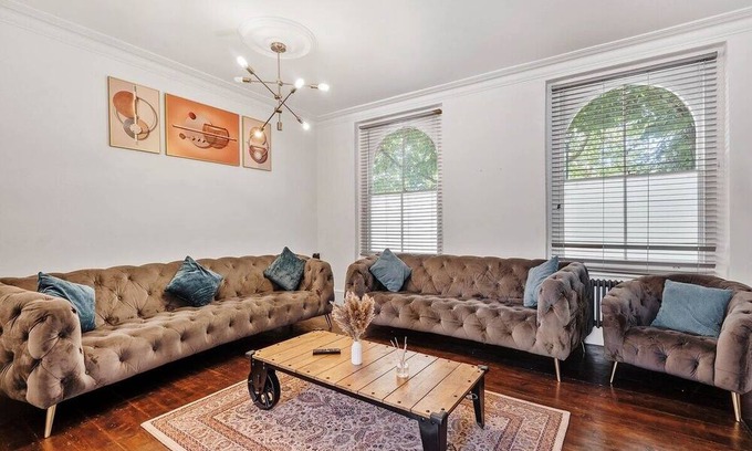 Stepney Green House | Royal Oak House 3BR Near City Centre