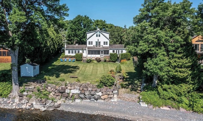 Grand Isle House | Grand Isle Lakehouse with Hot Tub