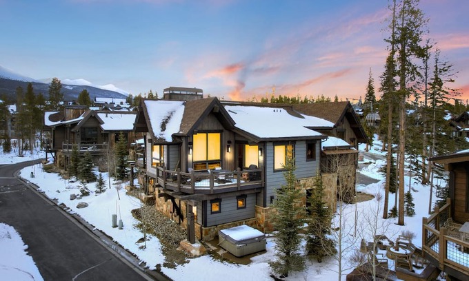 Peak 8 Villa | Breckenridge 101 - Four Bedroom Villa, Sleeps 12