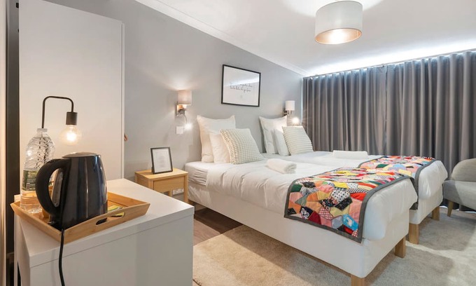 Angra do Heroismo Apartment | Room 'Suite Dupla - Navegador' with Shared Terrace and Wi-Fi