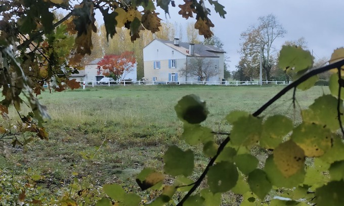 Mazeres Bed & Breakfast | Bed and Breakfast 'Chambre D'hôtes De La Hulotte' with Shared Pool, Wi-Fi and Air Conditioning
