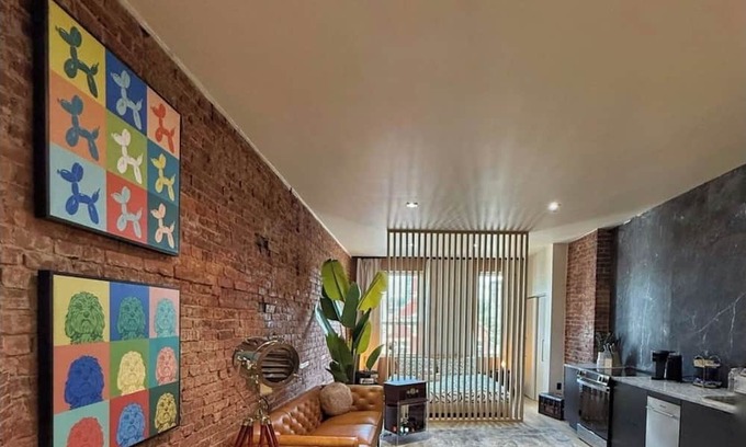 Pittsburgh Apartment | KING BED City view Free Parking Vintage Loft