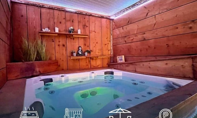 Tassin-la-Demi-Lune Apartment | Escape: Jacuzzi & Sauna