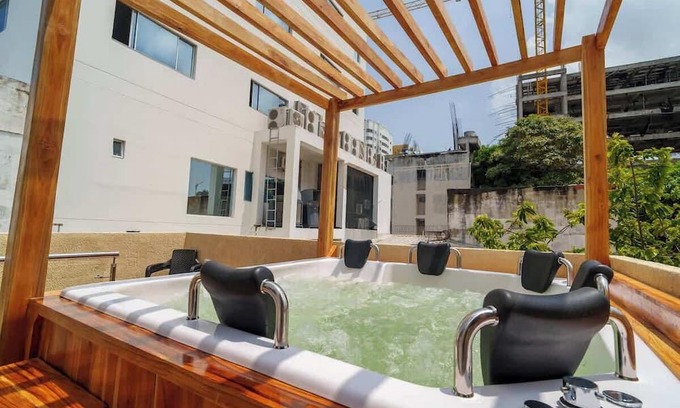 Manga House | 3 Bedroom Luxury Home - Minutes From Walled City