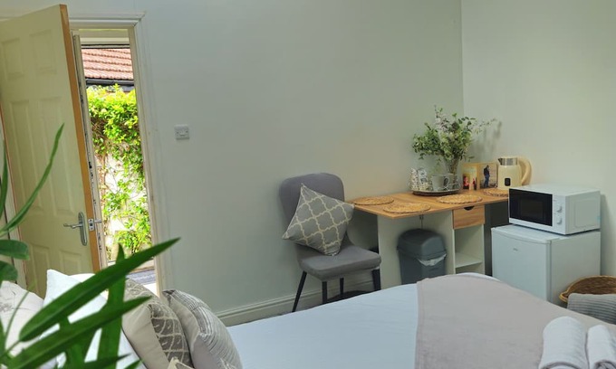 Manchester House | Cozy room in North Manchester. A hidden Gem! Close to Heaton Park & City Centre.