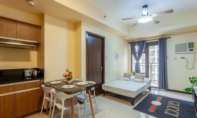 Pasay Condo | 16D The Den The Radiance Manila Bay
