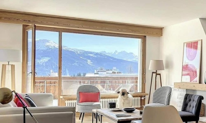 Noes Apartment | Spacious 3-bedroom apartment with XL terrasse in the centre of Crans
