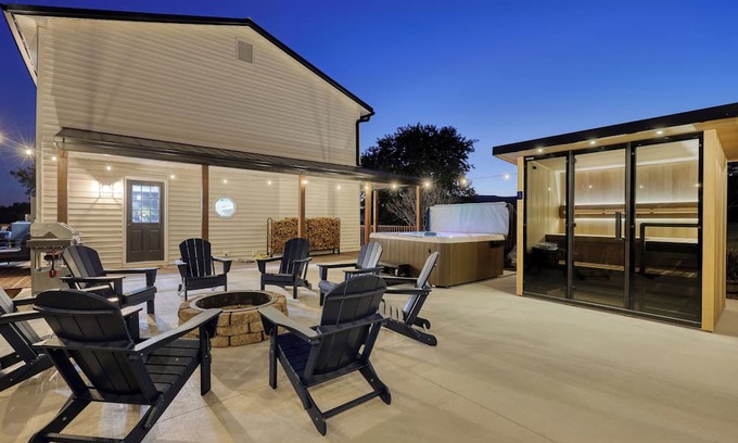 Toms Brook Other | hot tub, sauna, firepit, gym, EVcharger, game room, theatre,baby accommodations