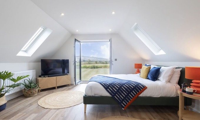 Mangotsfield Apartment | Beautiful Self Contained Annex in Toddington
