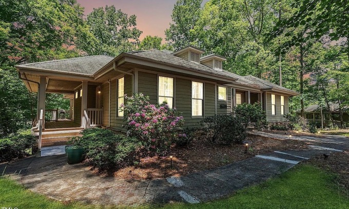 Chapel Hill House | Blue Ridge Cottage at the Governor's Club