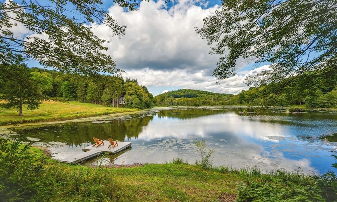 New Albany House | Petting Zoo Barn & Pond Access: New Albany Retreat